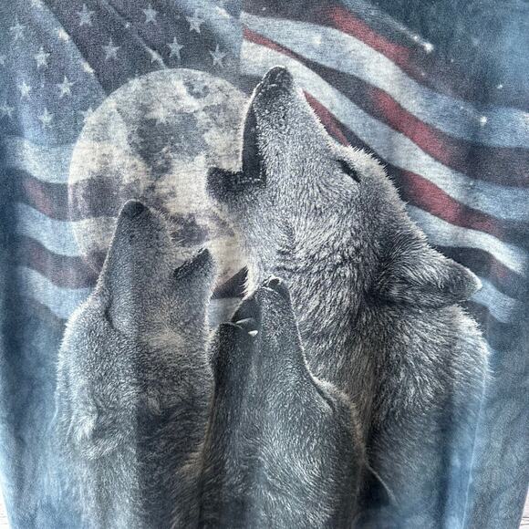 Preowned Howling Wolf Pack Moon American Flag T-Shirt Y2K Nerdcore - Picture 1 of 9